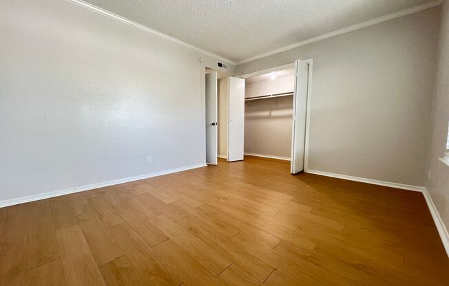 2 beds, 1 bath, 992 sqft, $1,404, Unit ABB-2-233