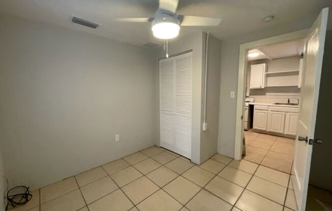 2 beds, 1 bath, $1,150