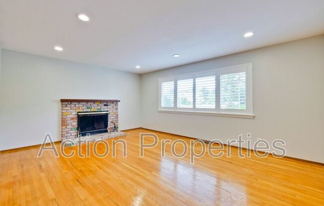 1650 GOLDFINCH WAY