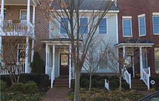 4 BR / 3.5 BA Gorgeous Townhouse close to James River