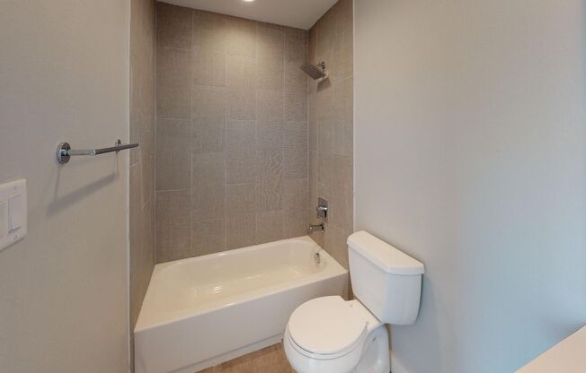 1 bed, 1.5 baths, 620 sqft, $1,461, Unit 153