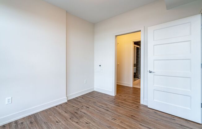 2 beds, 2 baths, $1,667, Unit 1050 N 4th St. Apt. 422