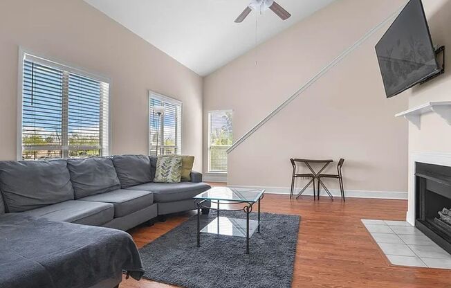 Great 3 BED/3 BATH Condo near LSU!