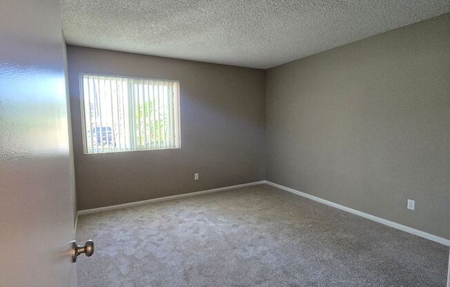 2 beds, 1.5 baths, 840 sqft, $2,295, Unit 648 - 49