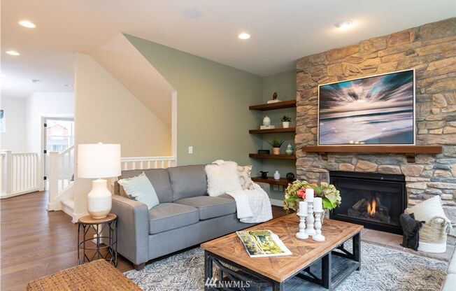 4 Bedroom Oversized Home in Mountlake Terrace- Office Space and Charging Station