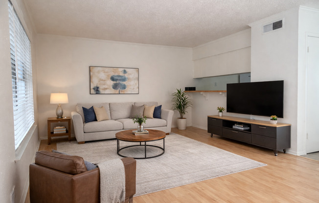 1 bed, 1 bath, 700 sqft, $1,024, Unit LAW9-303