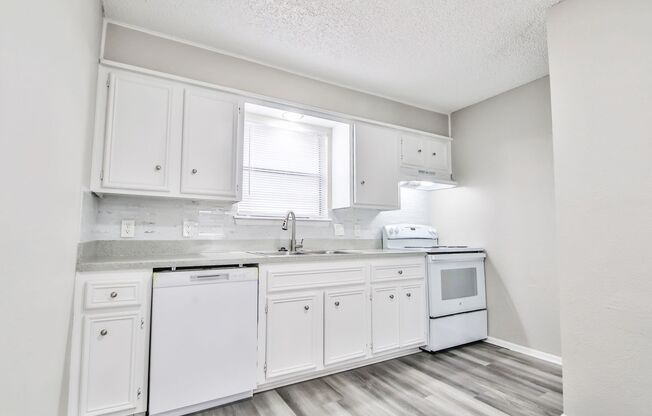 1 bed, 1 bath, 590 sqft, $825