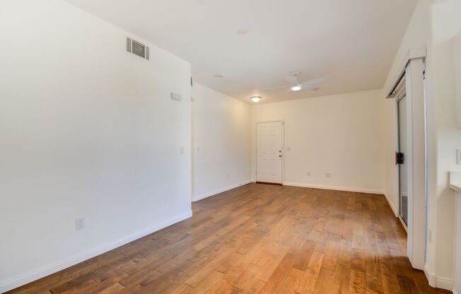 2 beds, 2 baths, $1,600, Unit 823