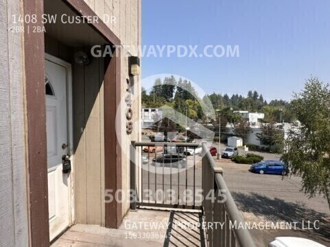 1408 SW Custer Dr