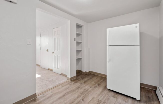 2 beds, 1 bath, 850 sqft, $949, Unit 10609 Lindberg Ave. B1 - Apt. 1