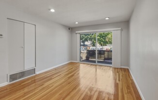800 Hyde Park Ave
