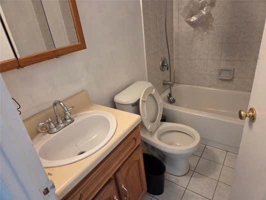 832 BRYANT AVE