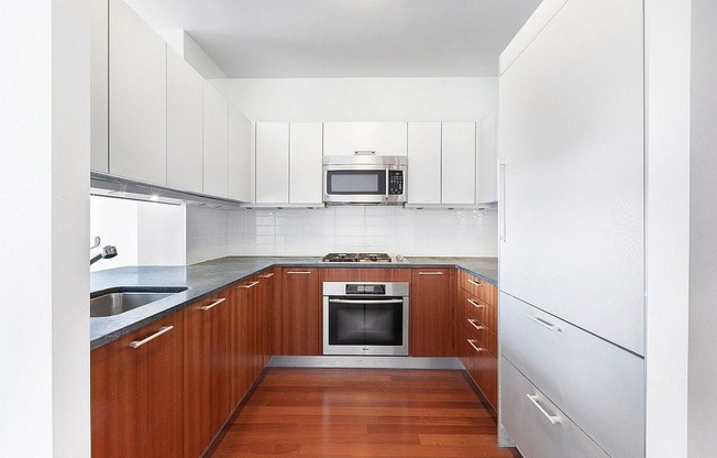 1 bed, 1 bath, 940 sqft, $6,250, Unit 12K