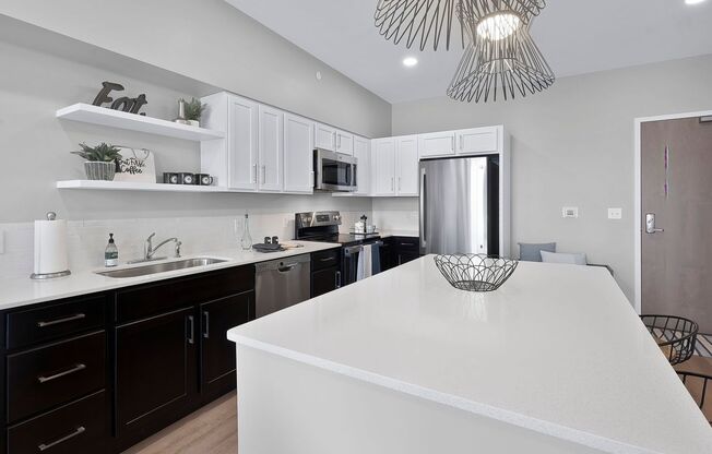 1 bed, 1 bath, 700 sqft, $1,400, Unit 2412