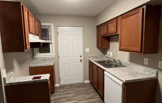 3 beds, 1 bath, $1,295