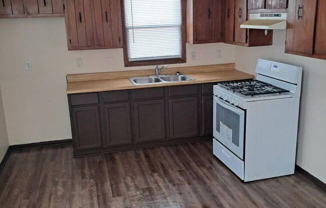 9529WBradleyRdM