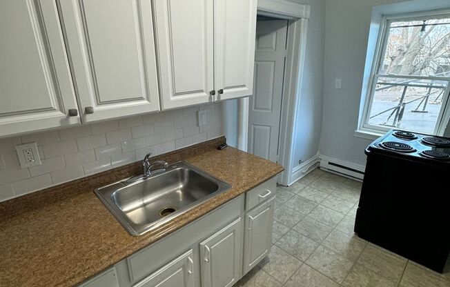 1 bed, 1 bath, $925, Unit 3rd Floor