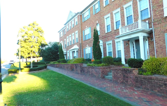 Ballantyne Village Townhome for Immediate Lease!