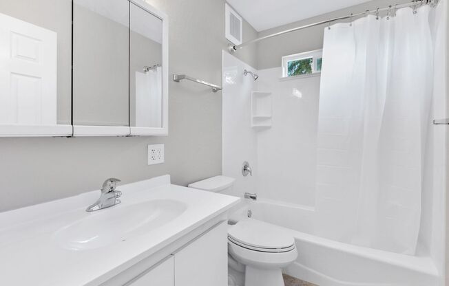 2 beds, 1 bath, $2,295, Unit 528