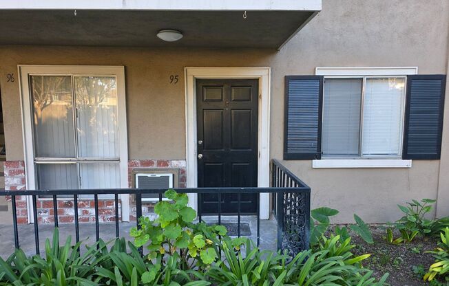 Newly Renovated 1 Bedroom Unit only 10 minutes from Disneyland