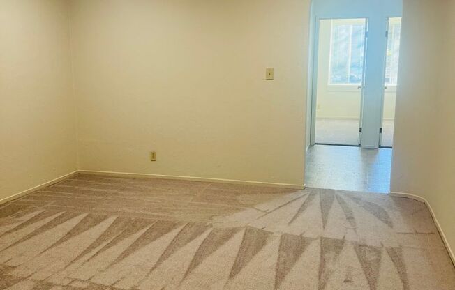 2 beds, 1 bath, $3,000, Unit Unit 133