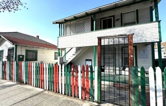 Little Italy - Charming 2 BR Cottage with Bonus Room in the Heart of Little Italy!