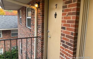 2 beds, 1 bath, 705 sqft, $1,095, Unit 02716-07