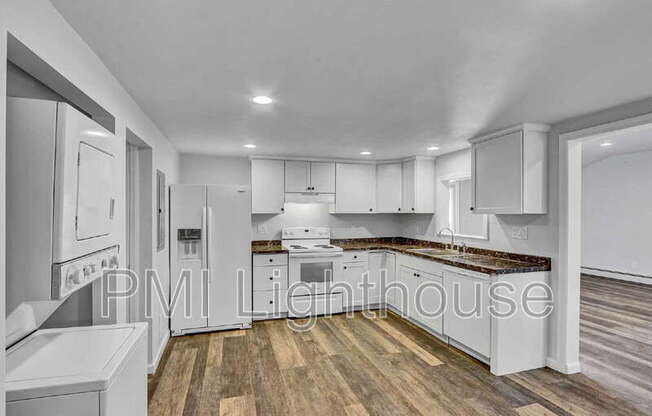 2 SPURWOODS LN