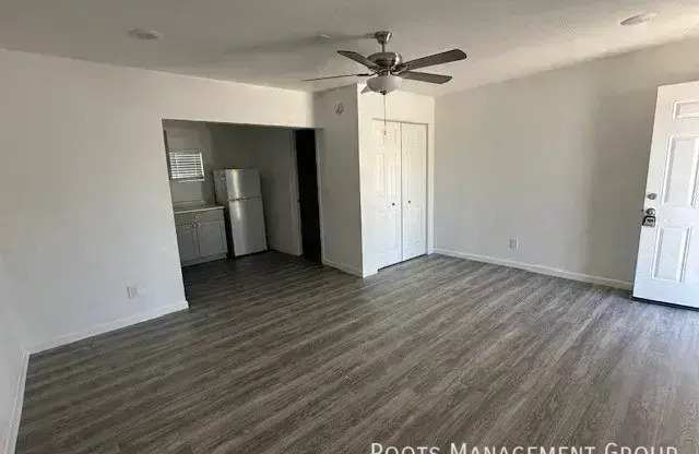 1707 E APACHE BLVD