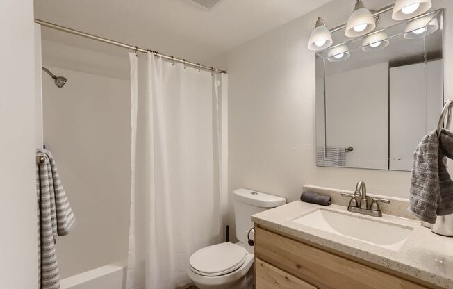 1 bed, 1 bath, $2,695, Unit # J 24