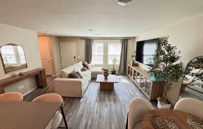 Modern 3-Bedroom Home in North Las Vegas with Spacious Layout!