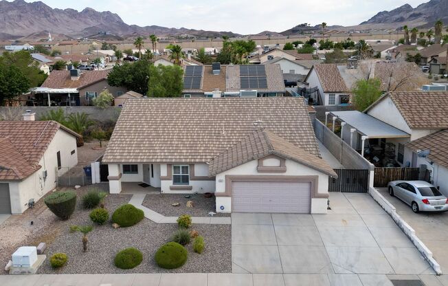 Henderson!!  Solar Panels!! Tankless Hot water Heater!! Small RV Parking!!! Single Story!!!