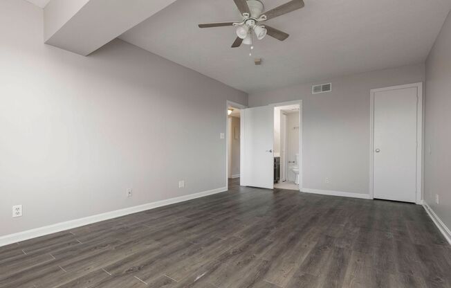 2 beds, 2 baths, $995, Unit 327