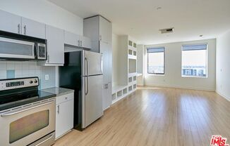 1 bed, 1 bath, 710 sqft, $2,400, Unit 809