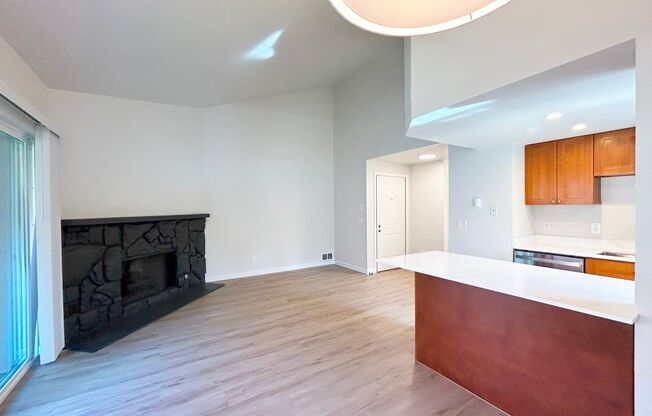 1 bed, 1 bath, 570 sqft, $2,350, Unit 5