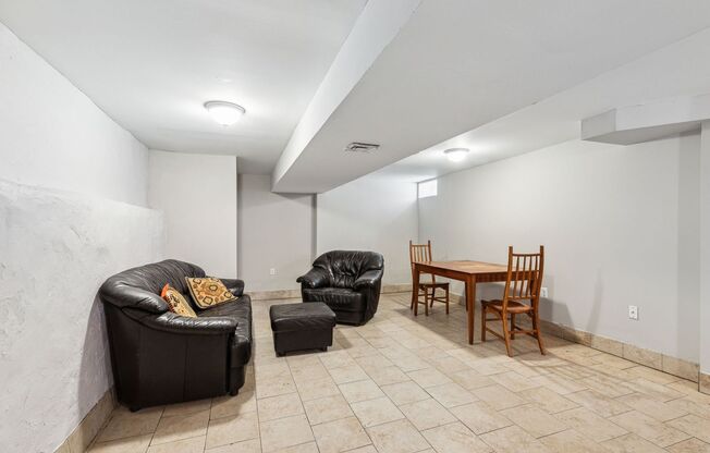 5 beds, 4.5 baths, 1,500 sqft, $3,600, Unit 3414 - A