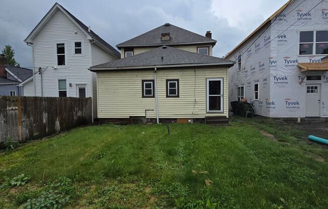 4 BEDROOM SINGLE FAMILY HOME