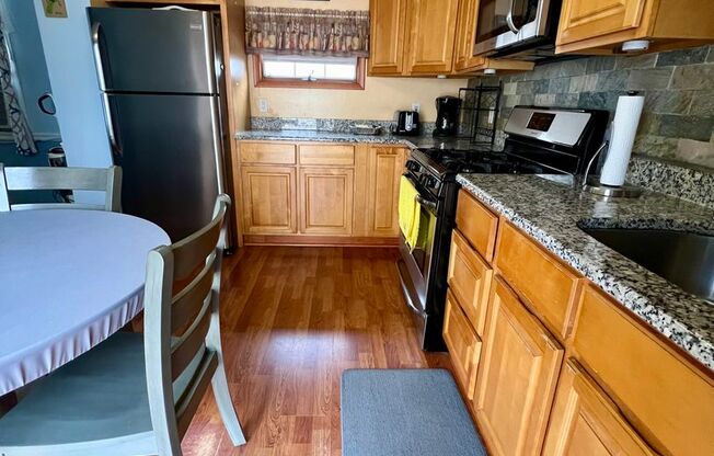 3 beds, 1 bath, $2,000