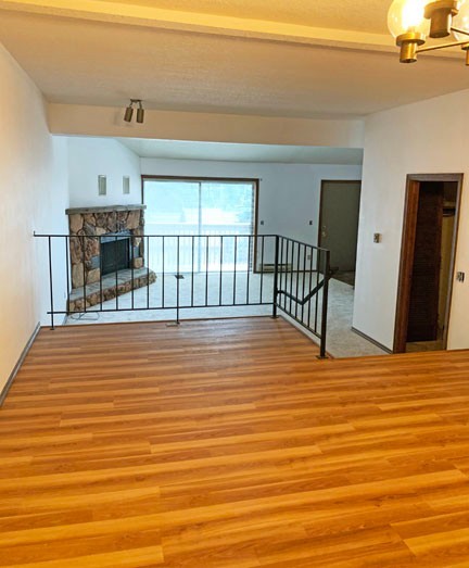 Mountain Park 2bd, 1.5ba condo. New flooring and paint througout!