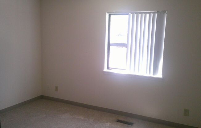 2 beds, 1.5 baths, 1,032 sqft, $1,800, Unit 7E