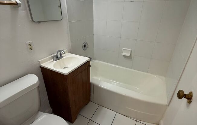 Studio, 1 bath, 400 sqft, $850, Unit #318