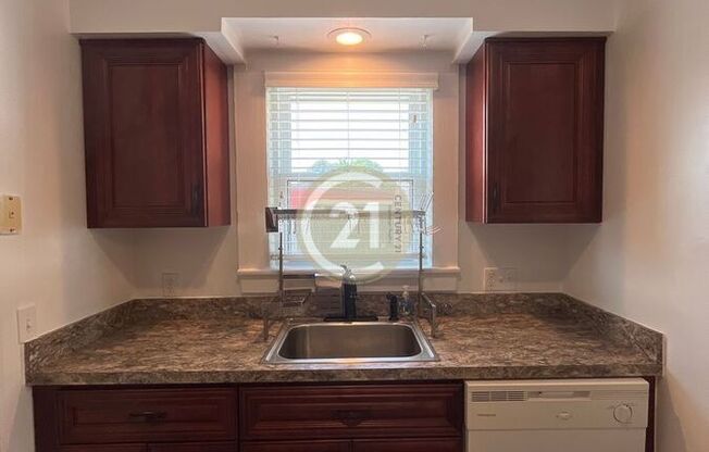 1303 REDGATE AVE