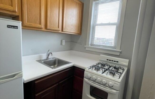 Studio, 1 bath, 340 sqft, $1,771, Unit 505