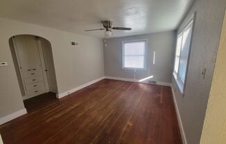 2 beds, 1 bath, $900