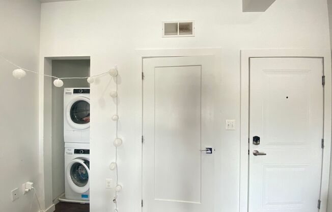 Studio, 1 bath, 400 sqft, $1,310, Unit 502