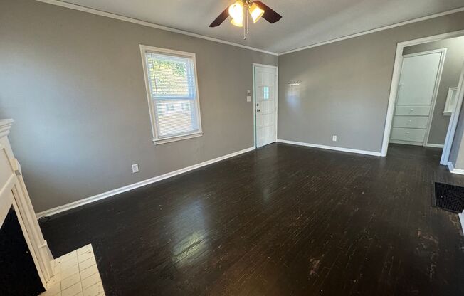 2 beds, 1 bath, $1,200