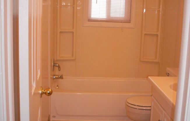 2 beds, 1.5 baths, 1,500 sqft, $1,460, Unit 8476