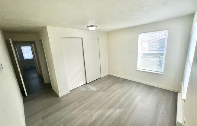 2 beds, 2 baths, 906 sqft, $1,650, Unit EE-250 (Fully Renovated)