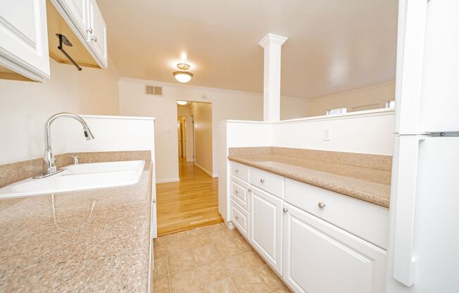 2 beds, 1 bath, $2,195, Unit 4