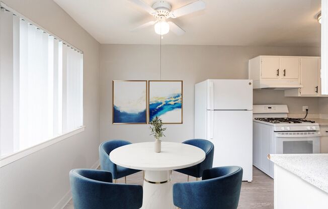 2 beds, 1 bath, 880 sqft, $1,450, Unit 42